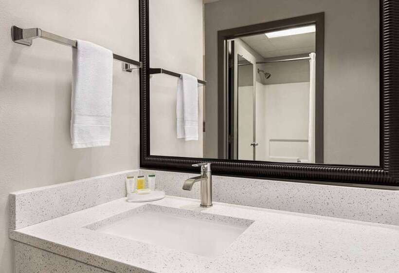 호텔 Days Inn By Wyndham Shallotte