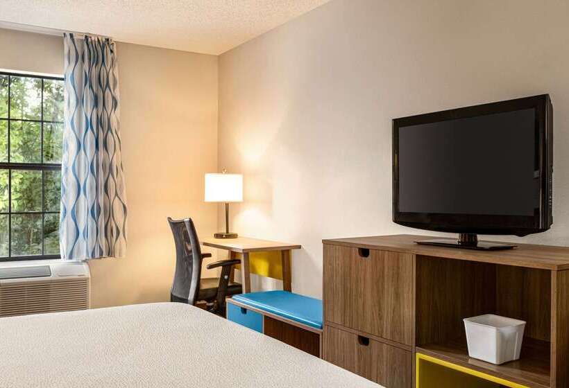 Отель Days Inn By Wyndham Shallotte