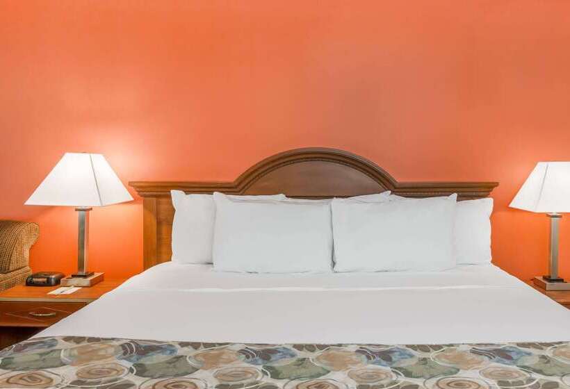 Отель Days Inn By Wyndham Shallotte