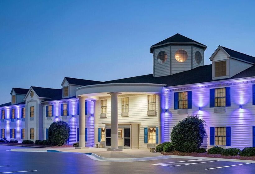 호텔 Days Inn By Wyndham Shallotte