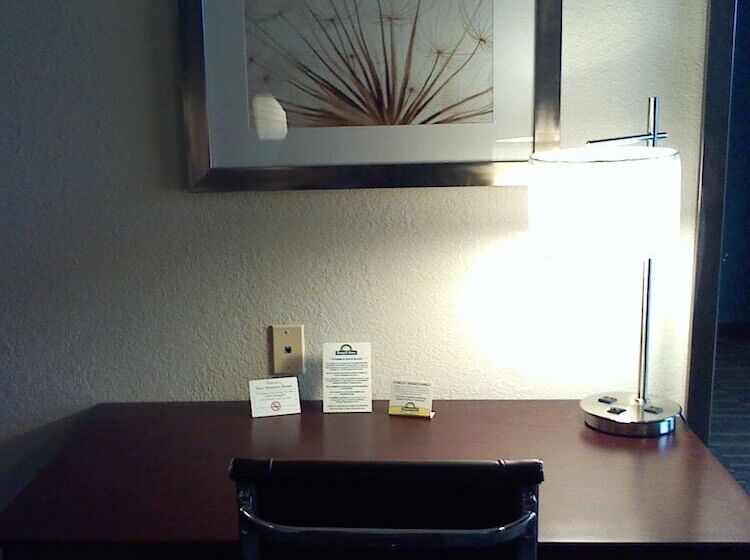 酒店 Days Inn By Wyndham Snyder