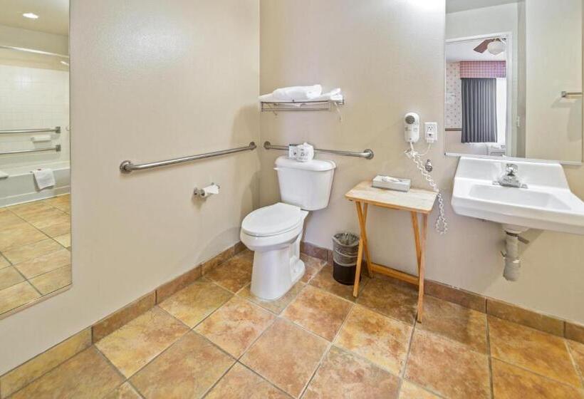 בית מלון כפרי Days Inn By Wyndham Lebec