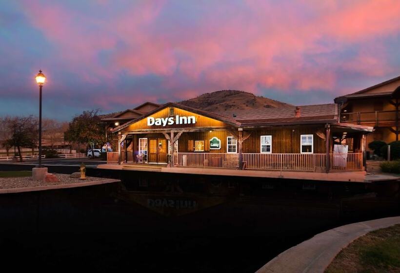 בית מלון כפרי Days Inn By Wyndham Lebec