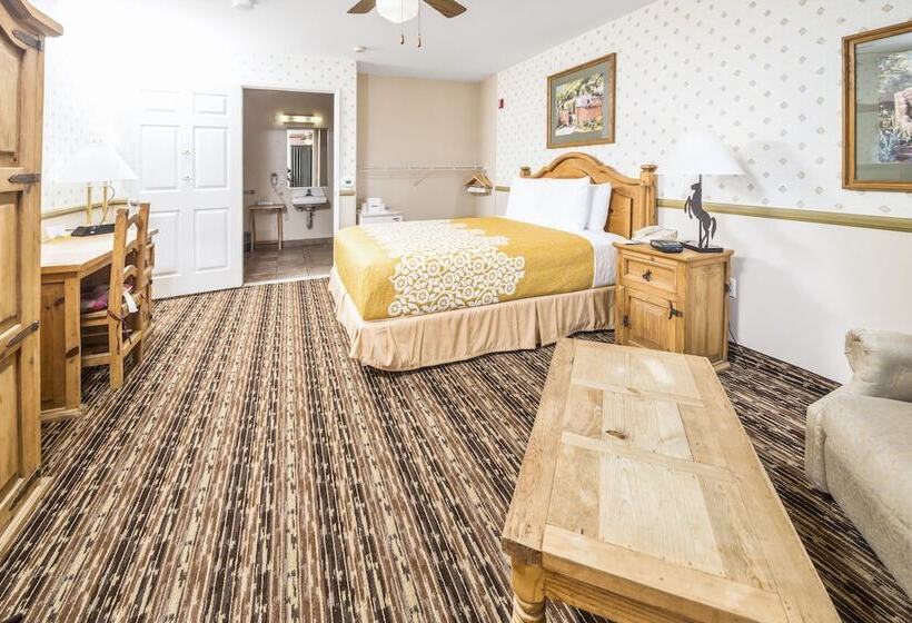 בית מלון כפרי Days Inn By Wyndham Lebec