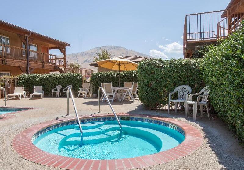 בית מלון כפרי Days Inn By Wyndham Lebec