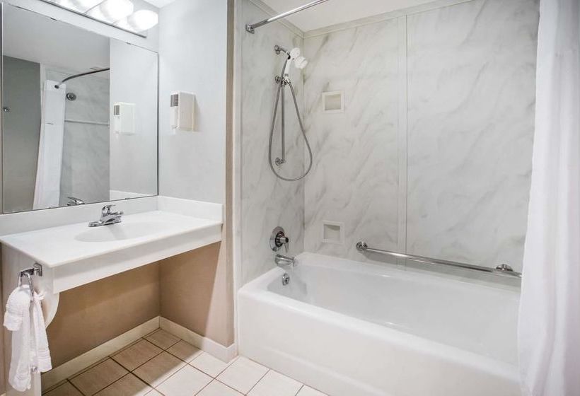 Отель Days Inn By Wyndham Midland