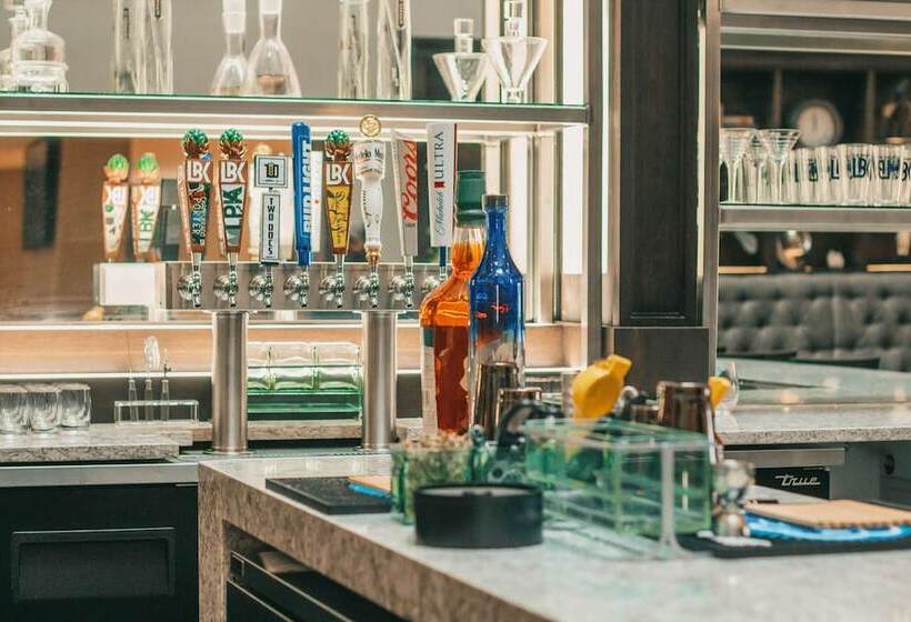 فندق Doubletree By Hilton Lubbock  University Area
