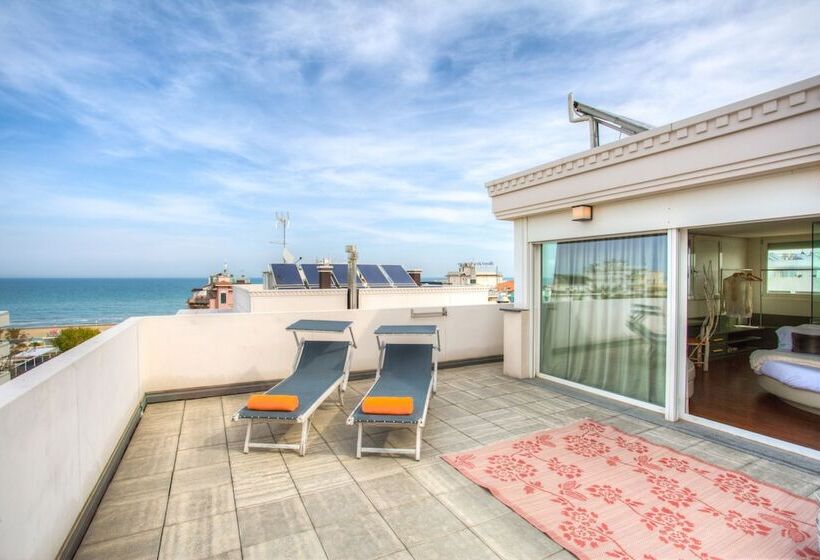 D Place Hotel & Suite