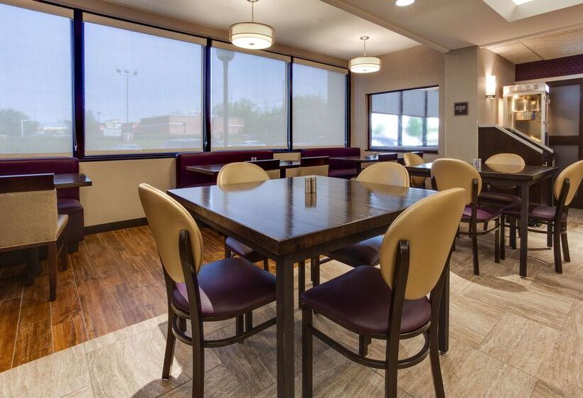 هتل Drury Inn & Suites Louisville East