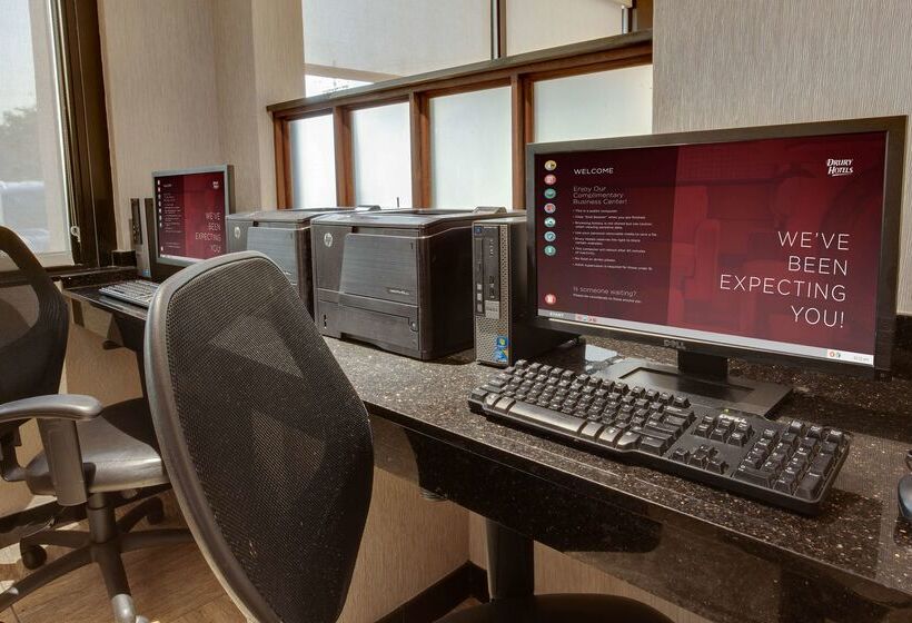 هتل Drury Inn & Suites Louisville East