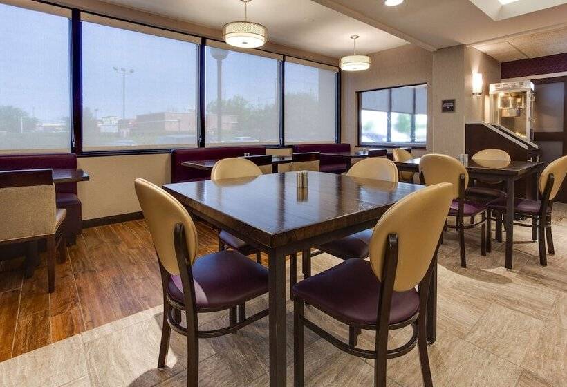 هتل Drury Inn & Suites Louisville East