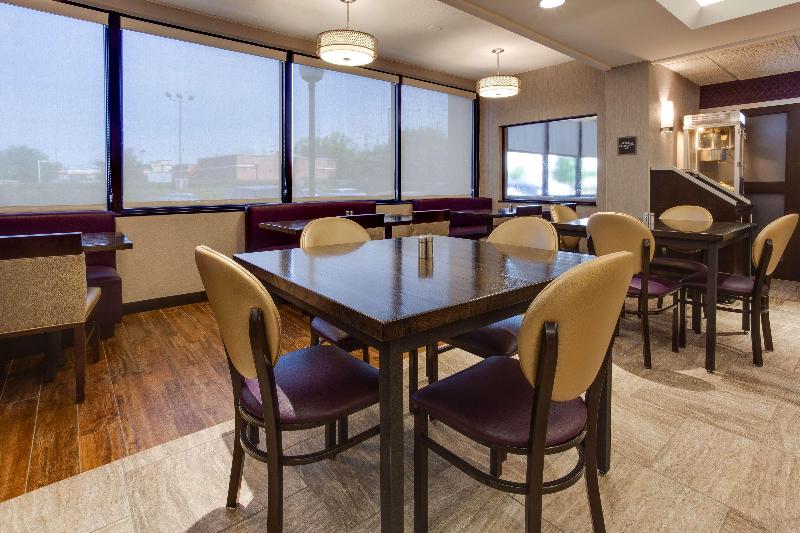 هتل Drury Inn & Suites Louisville East