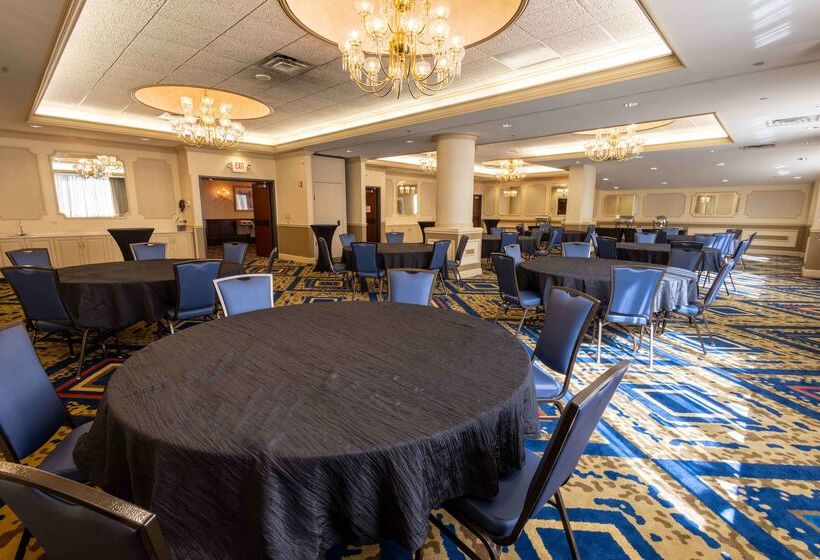 هتل Drury Plaza St Louis At The Arch