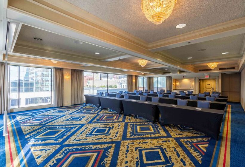 هتل Drury Plaza St Louis At The Arch