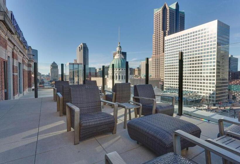 هتل Drury Plaza St Louis At The Arch