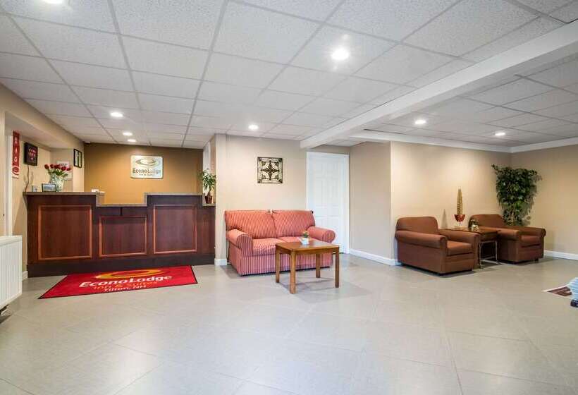 فندق Econo Lodge Inn & Suites