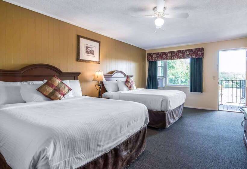 فندق Econo Lodge Inn & Suites