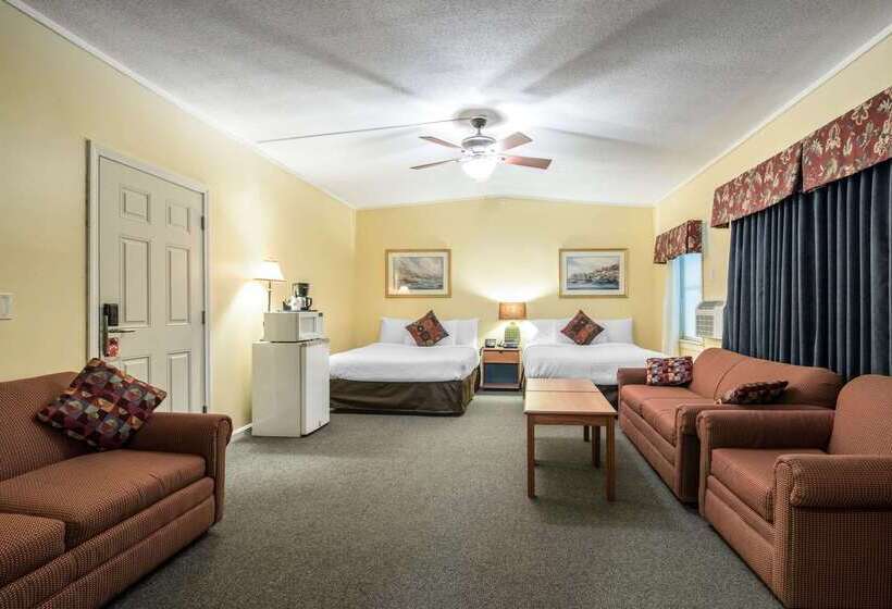 فندق Econo Lodge Inn & Suites