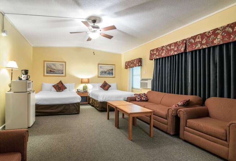 فندق Econo Lodge Inn & Suites