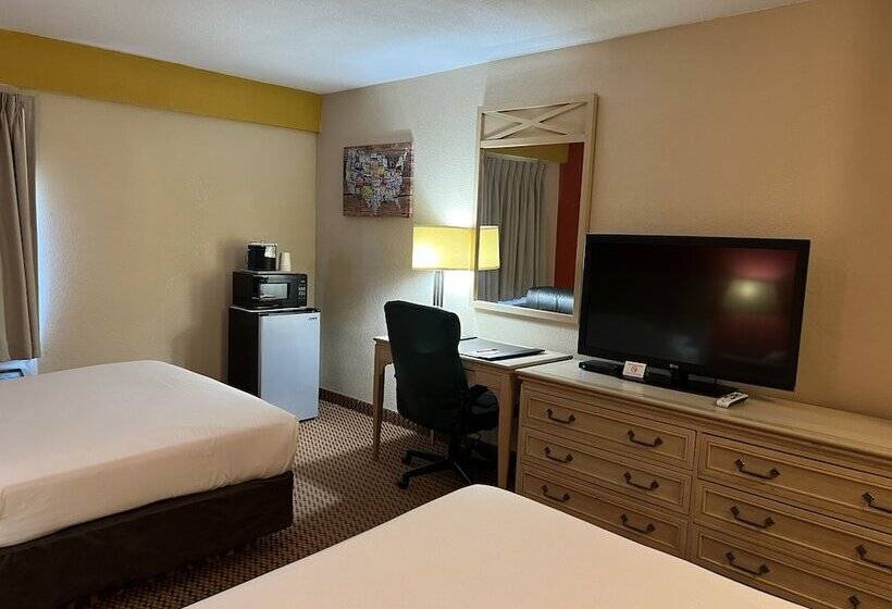 ホテル Econo Lodge Inn & Suites