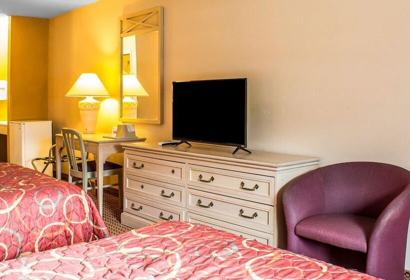 ホテル Econo Lodge Inn & Suites