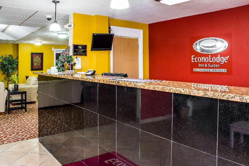 ホテル Econo Lodge Inn & Suites