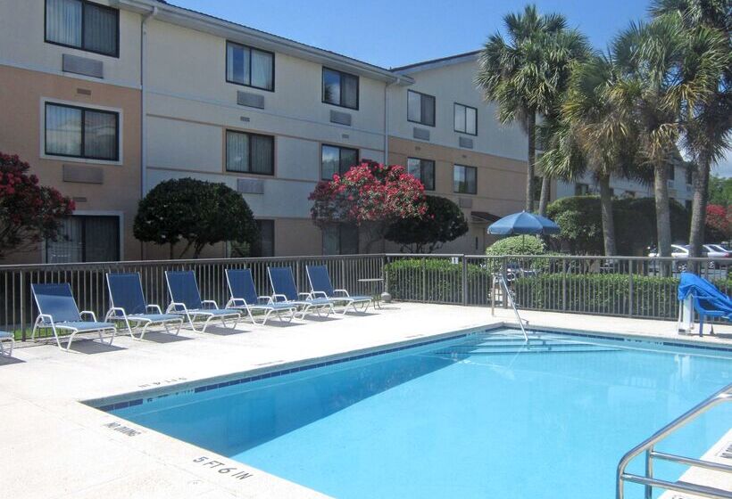 Отель Southpoint Suites