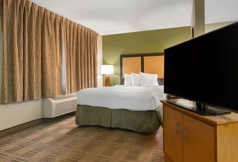 Отель Southpoint Suites