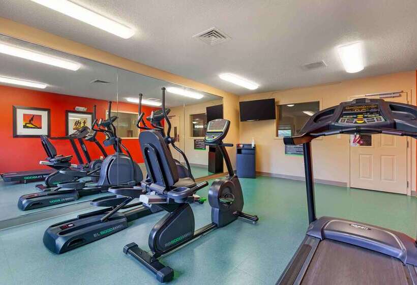 בית מלון כפרי Extended Stay America Select Suites   Madison   Old Sauk Rd