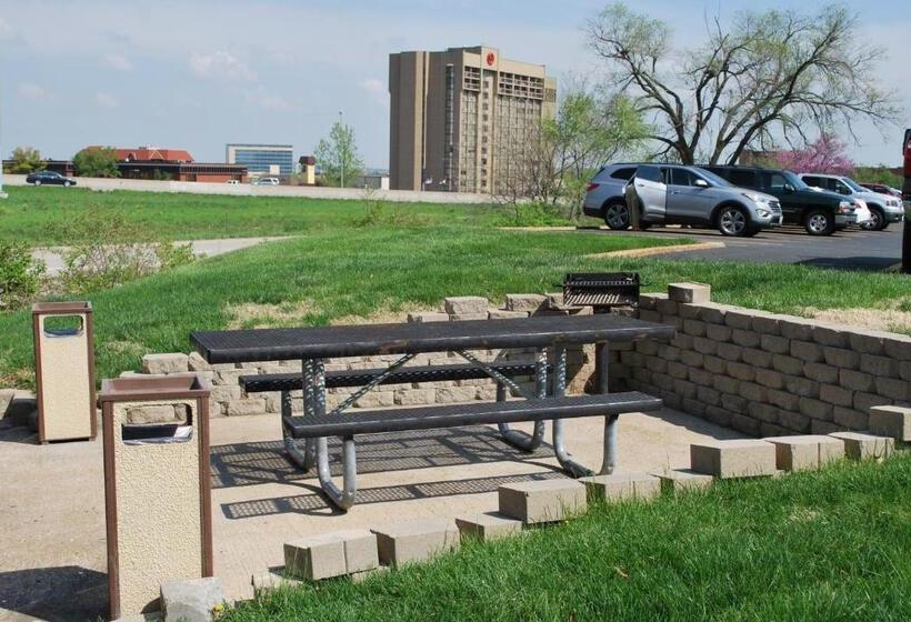 בית מלון כפרי Extended Stay America Suites  St. Louis  Westport  Central