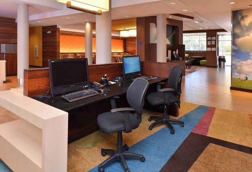 فندق Fairfield Inn And Suites By Marriott Calhoun