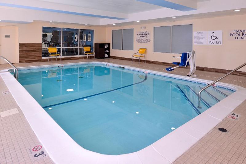 호텔 Fairfield Inn & Suites Louisville North