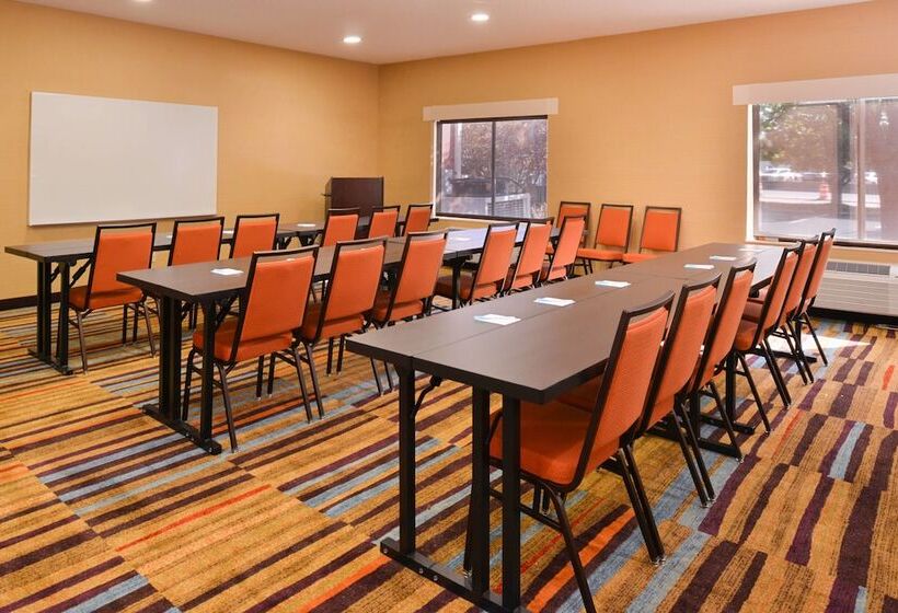 호텔 Fairfield Inn & Suites Louisville North