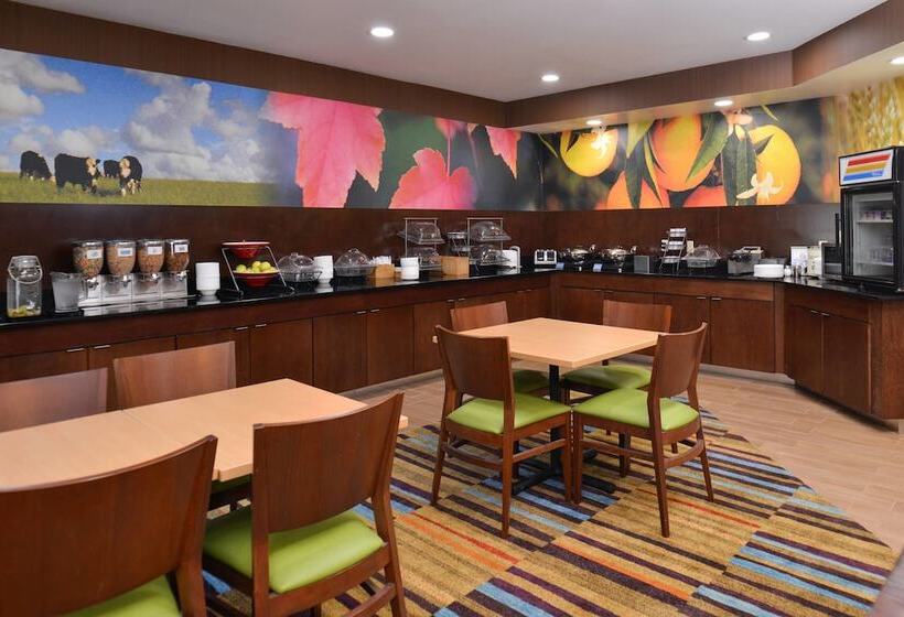 호텔 Fairfield Inn & Suites Louisville North