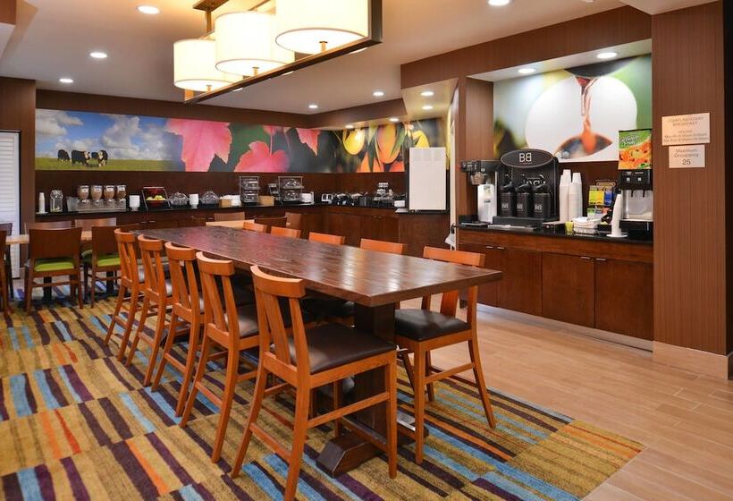 호텔 Fairfield Inn & Suites Louisville North