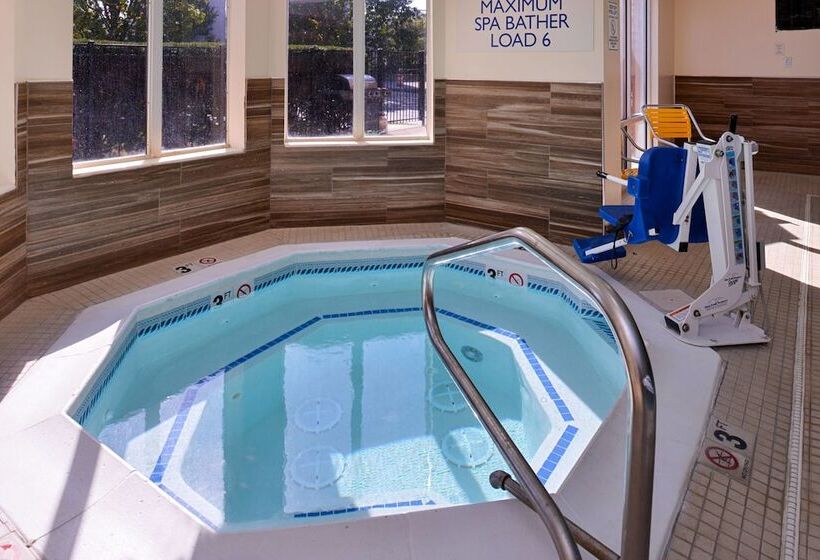 호텔 Fairfield Inn & Suites Louisville North