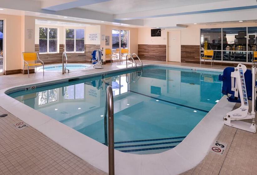 호텔 Fairfield Inn & Suites Louisville North