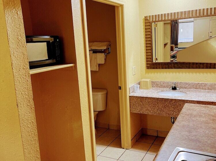 Отель Fairview Suites