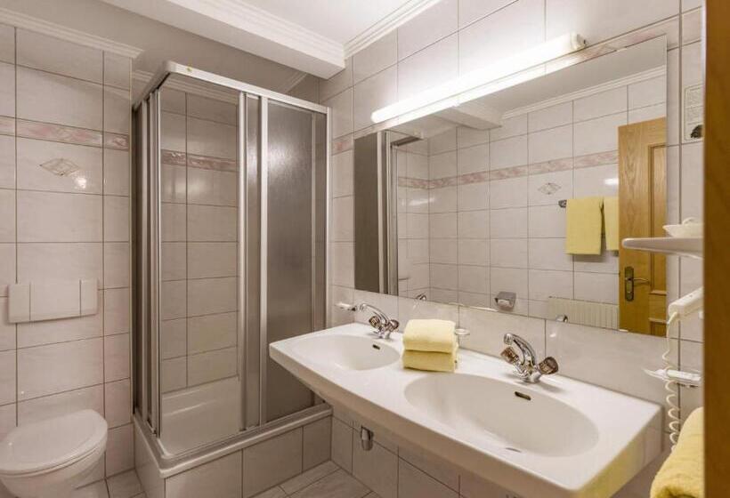 Отель Ferienhof Oblasser