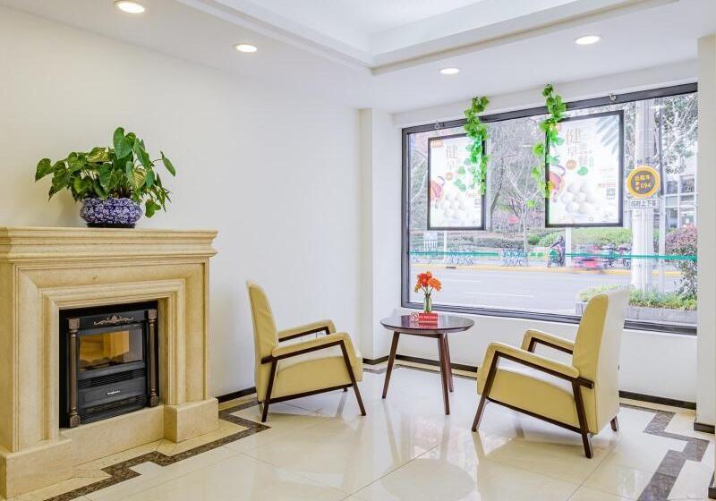 호텔 Greentree Inn Shanghai Jingan Railway Station Xinzha Road Business