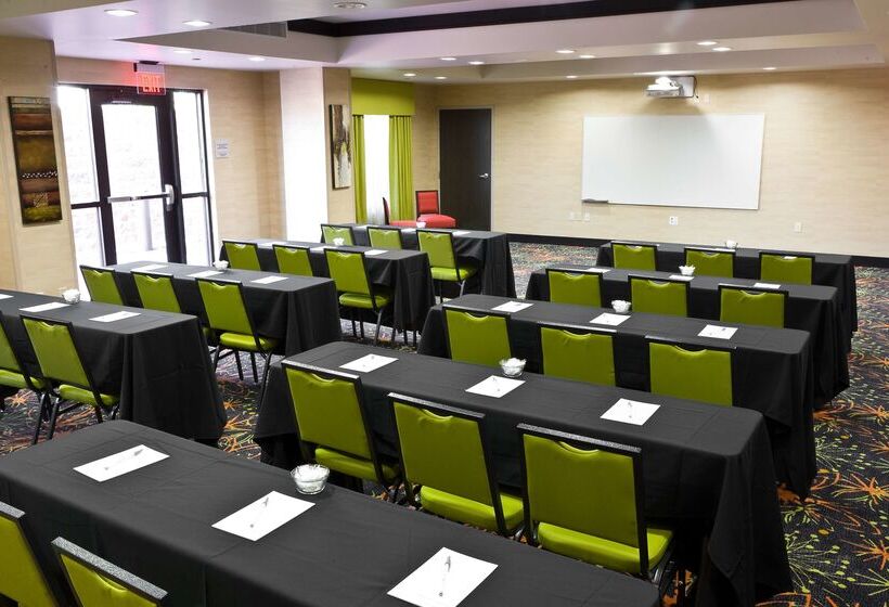 فندق Hampton Inn & Suites Tulsa/central