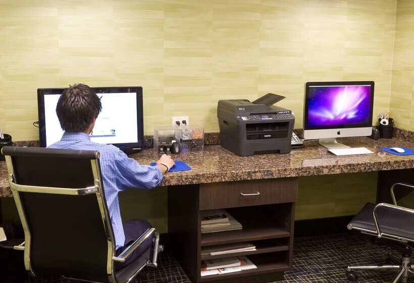 فندق Hampton Inn & Suites Tulsa/central