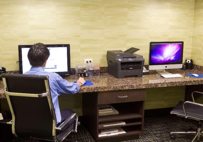 فندق Hampton Inn & Suites Tulsa/central