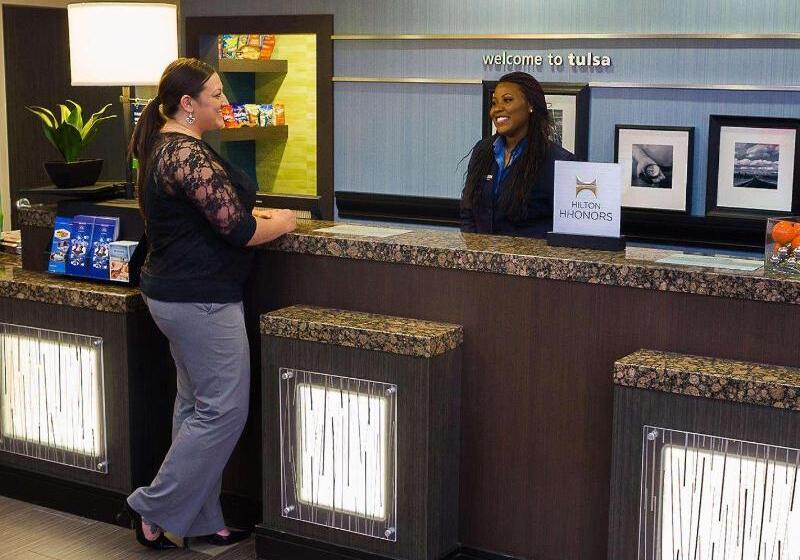فندق Hampton Inn & Suites Tulsa/central