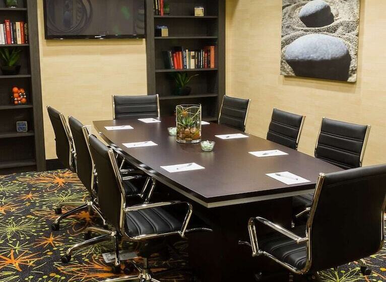 فندق Hampton Inn & Suites Tulsa/central