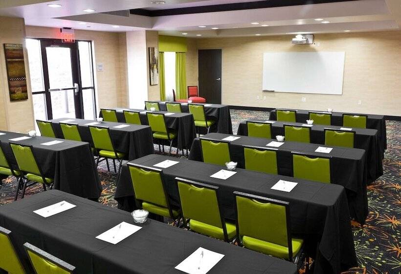 فندق Hampton Inn & Suites Tulsa/central