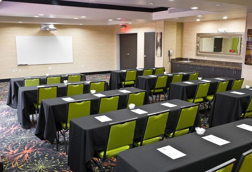 فندق Hampton Inn & Suites Tulsa/central