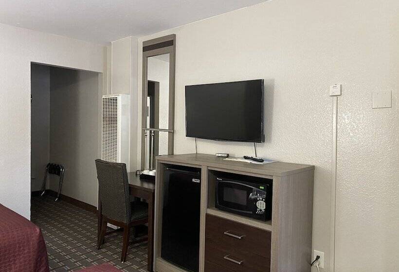 בית מלון כפרי High Country Lodge