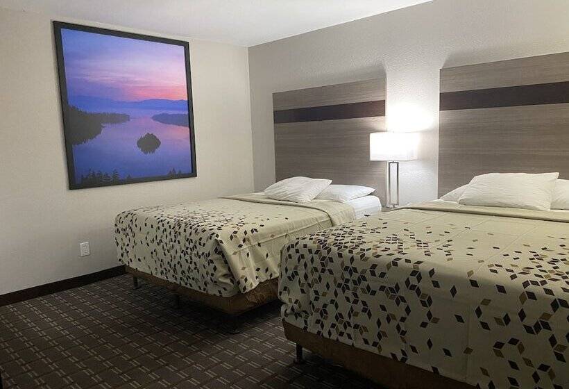 בית מלון כפרי High Country Lodge