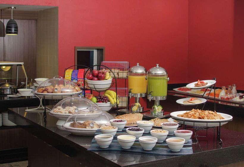 Отель Hilton Garden Inn Tuxtla Gutierrez